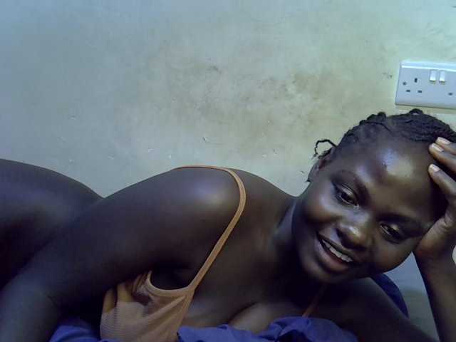 African-qeen1
