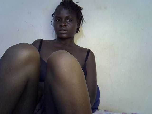 African-qeen1