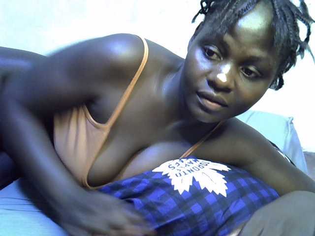 African-qeen1
