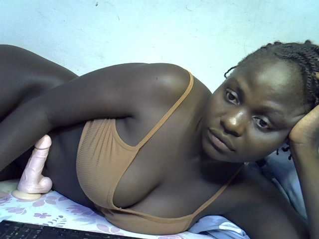 African-qeen1 live cam on BongaCams