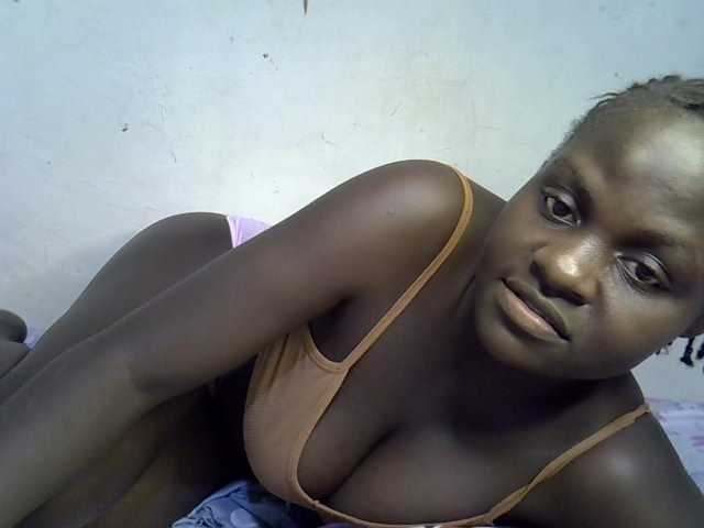 African-qeen1