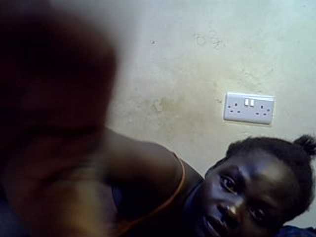African-qeen1