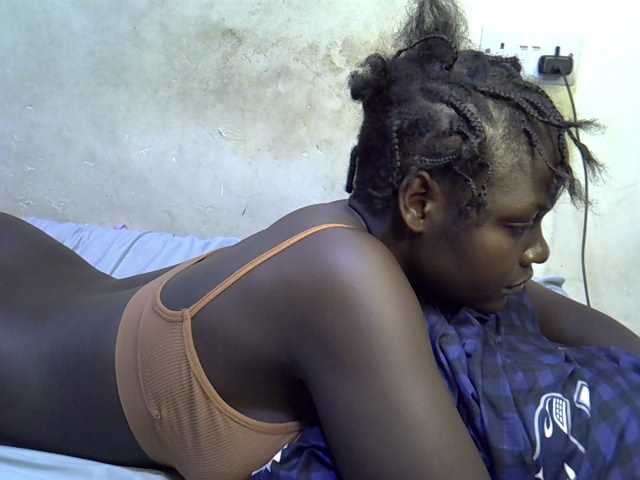 African-qeen1