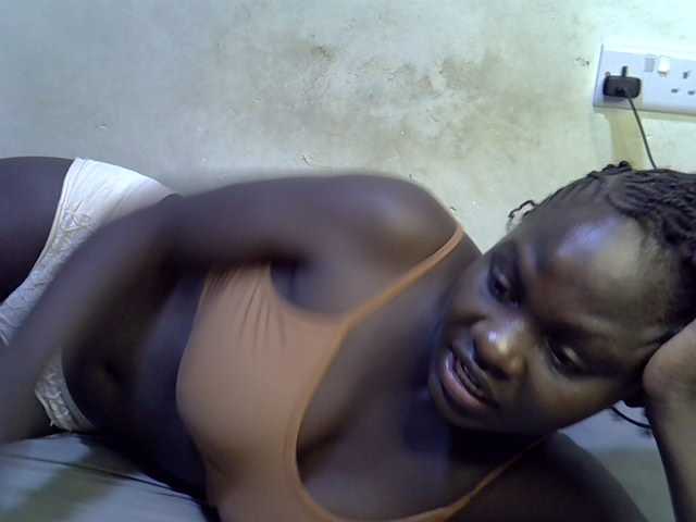 African-qeen1 live cam on BongaCams