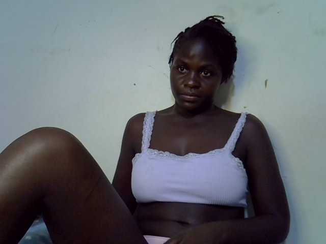 African-qeen1
