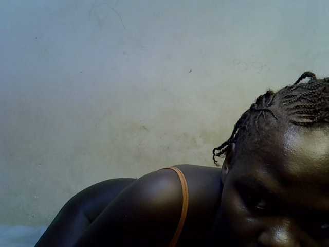 African-qeen1