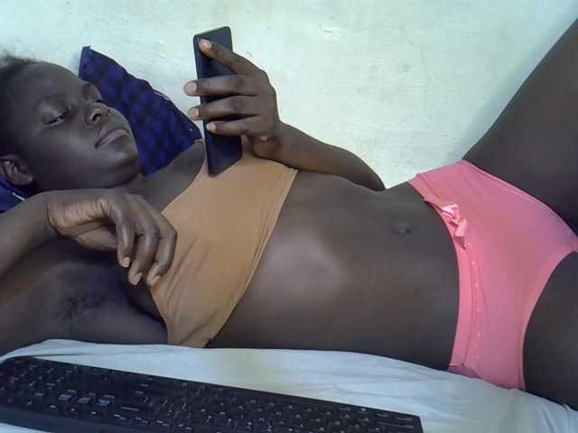 African-qeen1 live cam on BongaCams