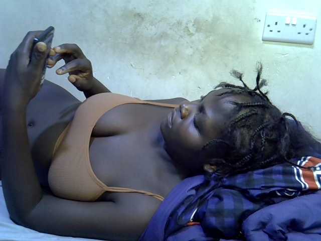 African-qeen1 live cam on BongaCams