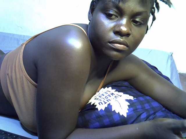 African-qeen1