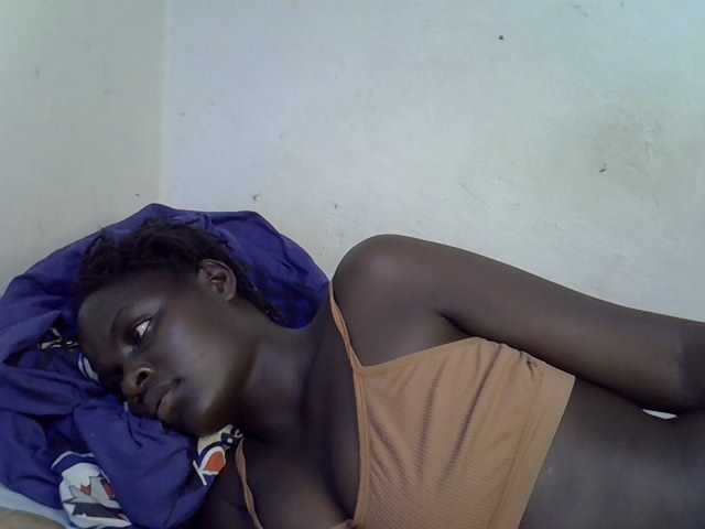 African-qeen1 live cam on BongaCams