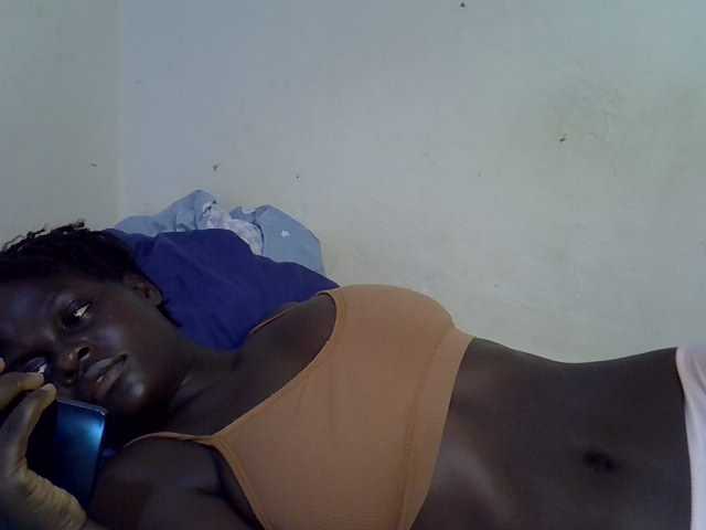 African-qeen1