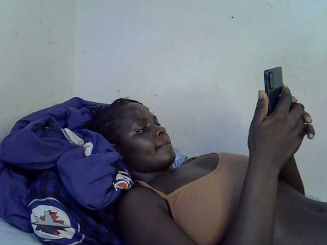 African-qeen1 live cam on BongaCams