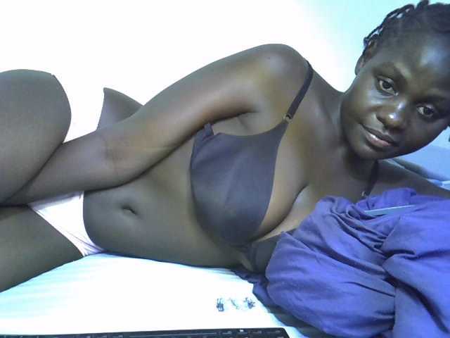 African-qeen1 live cam on BongaCams