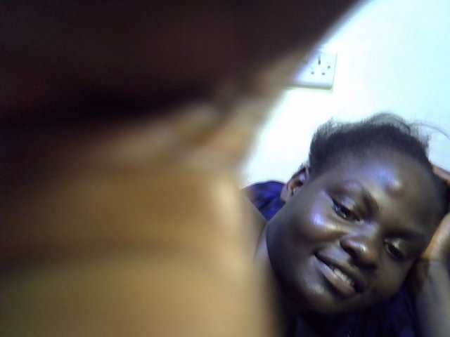 African-qeen1