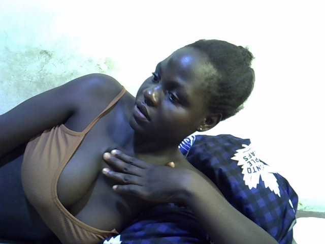 African-qeen1 live cam on BongaCams