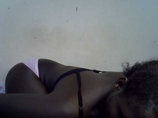 African-qeen1 live cam on BongaCams