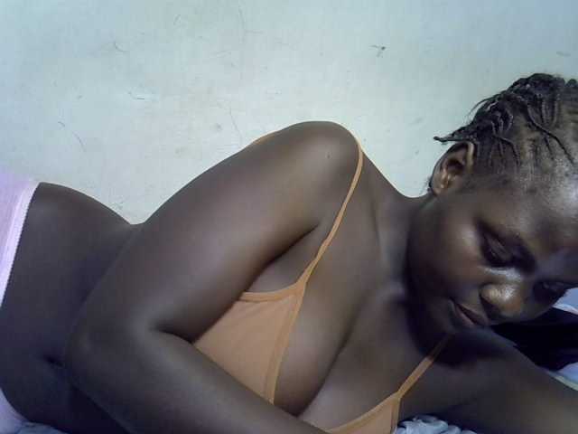 African-qeen1
