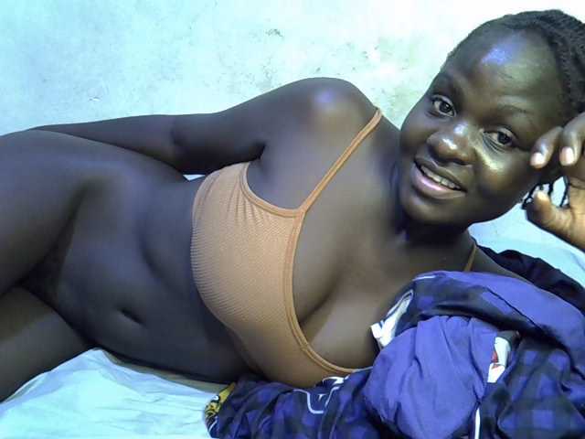 African-qeen1