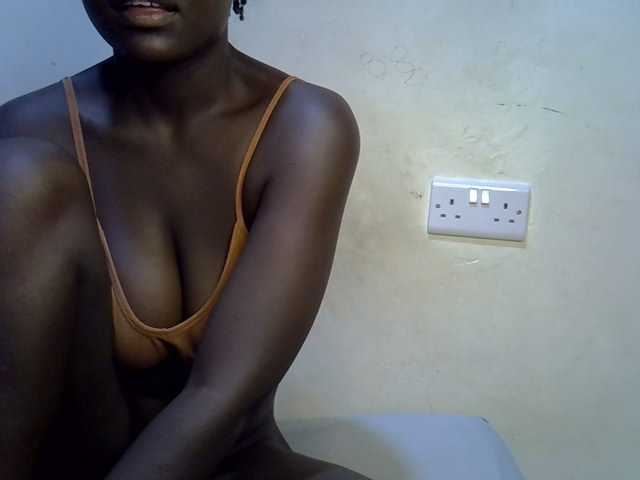 African-qeen1