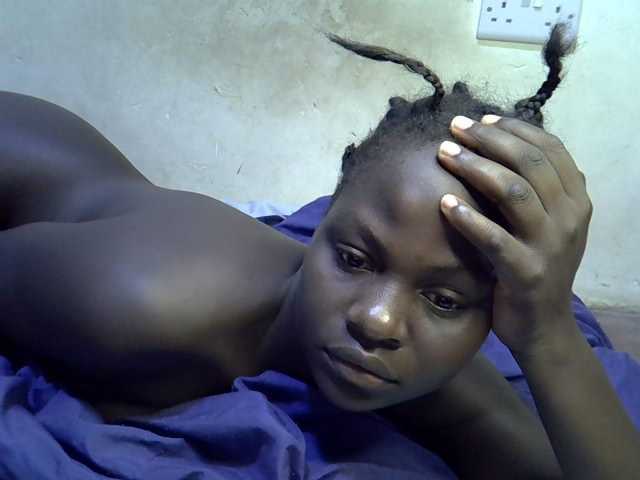 African-qeen1