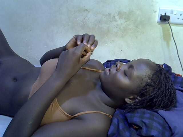 African-qeen1