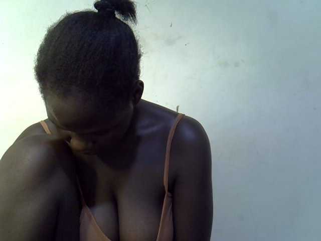 African-qeen1 live cam on BongaCams