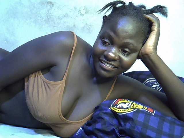 African-qeen1 live cam on BongaCams