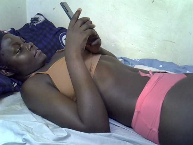 African-qeen1 live cam on BongaCams