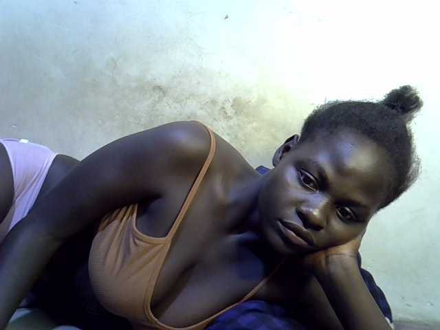 African-qeen1 live cam on BongaCams