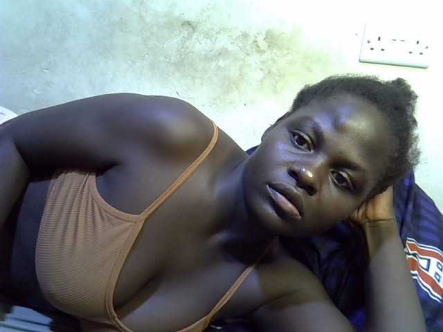 African-qeen1
