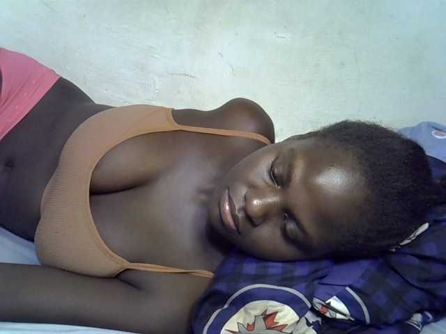 African-qeen1