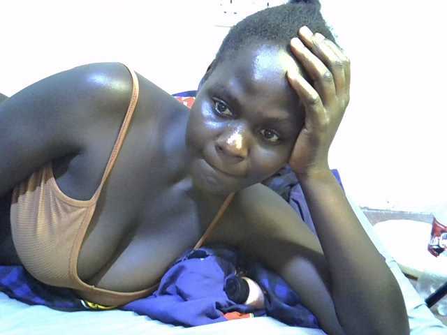 African-qeen1 live cam on BongaCams