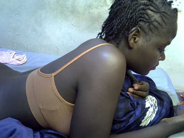 African-qeen1 live cam on BongaCams