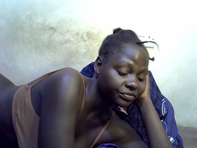 African-qeen1 live cam on BongaCams