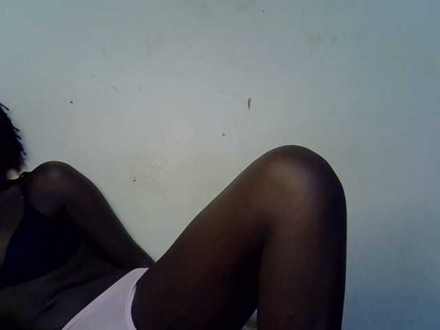 African-qeen1 live cam on BongaCams