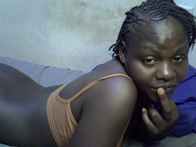 African-qeen1 live cam on BongaCams