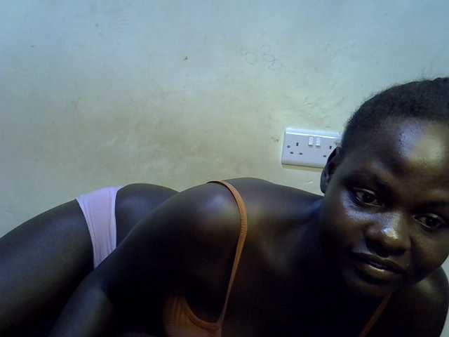 African-qeen1