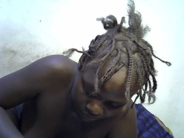 African-qeen1