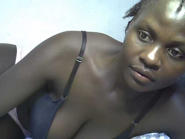 African-qeen1 live cam on BongaCams