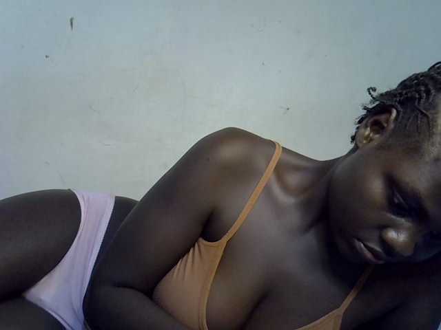African-qeen1 live cam on BongaCams