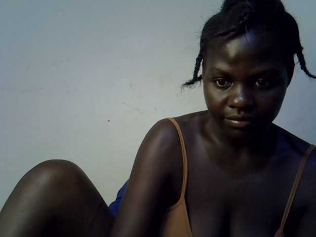 African-qeen1