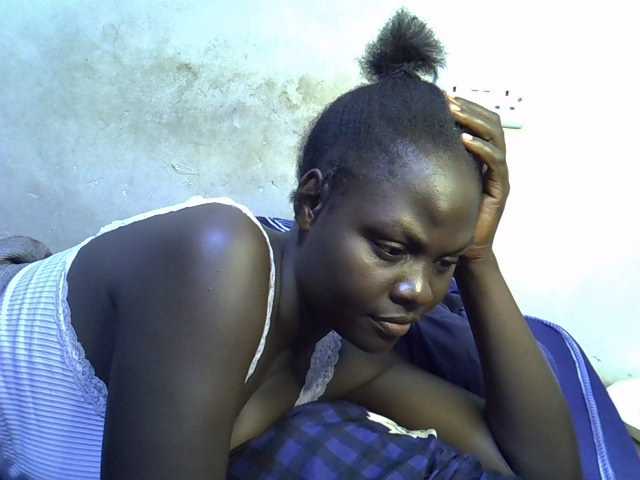 African-qeen1