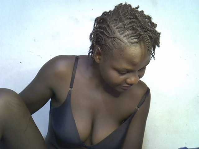 African-qeen1 live cam on BongaCams