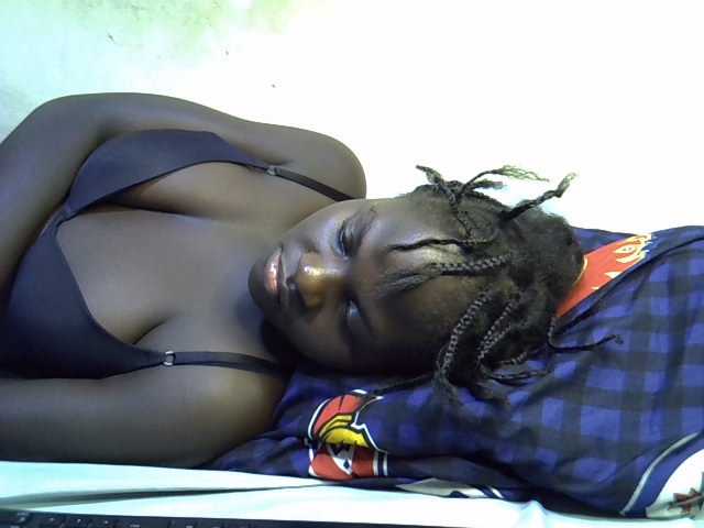 African-qeen1 live cam on BongaCams