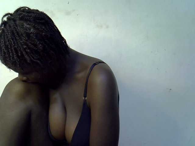 African-qeen1 live cam on BongaCams