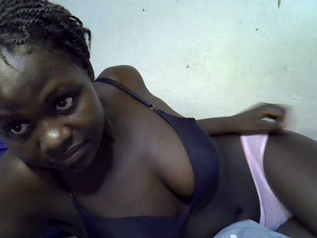 African-qeen1
