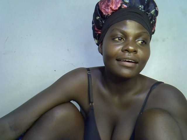 African-qeen1 live cam on BongaCams