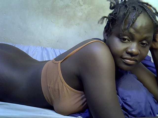 African-qeen1 live cam on BongaCams