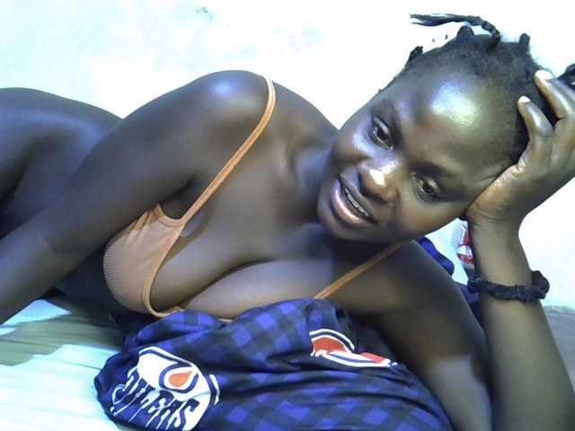 African-qeen1