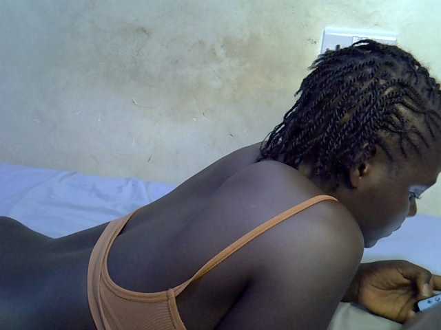 African-qeen1